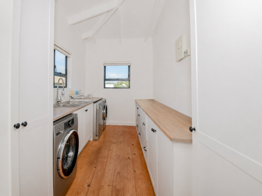 To Let 3 Bedroom Property for Rent in Pringle Bay Western Cape